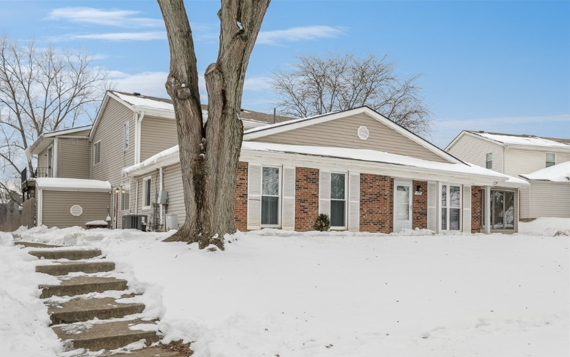 355 Chadwick Pl - Photo 2 of 21