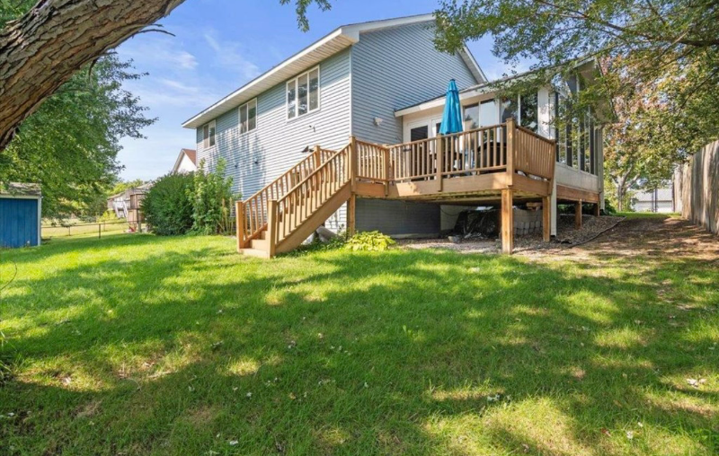 9673 Harrow Ct S - Photo 3 of 8