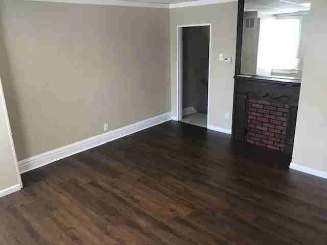 304 Fingal St - Photo 5 of 20