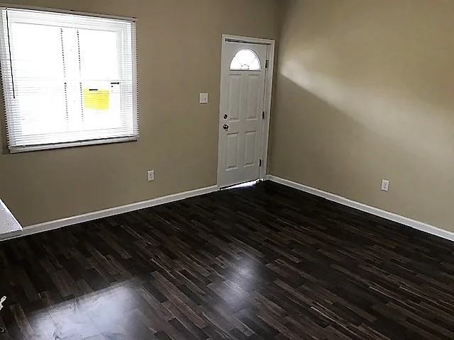 736 Boggs Ave - Photo 5 of 19