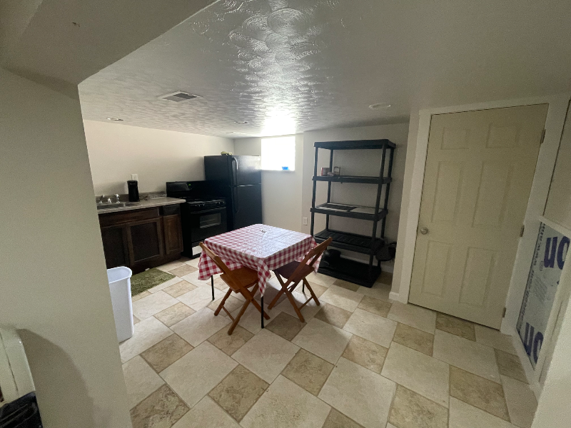 1220 Linden St - Photo 5 of 15