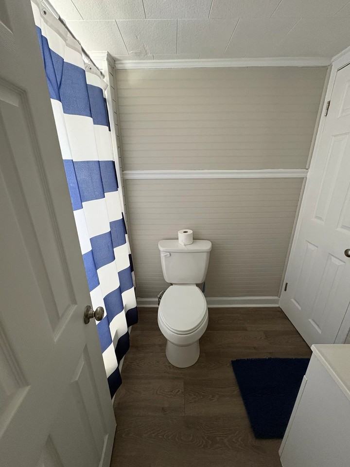 407 1/2 Gaston Ave - Photo 2 of 9