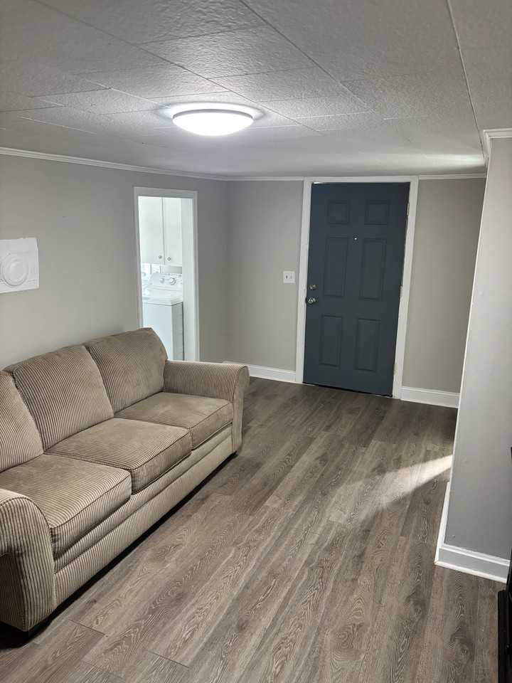 407 1/2 Gaston Ave - Photo 4 of 9