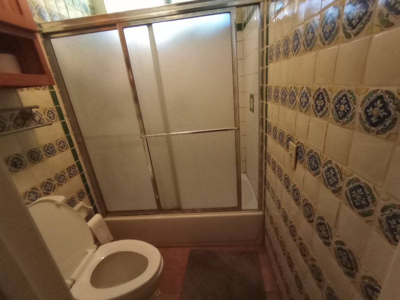 202 Armstrong Dr - Photo 3 of 6