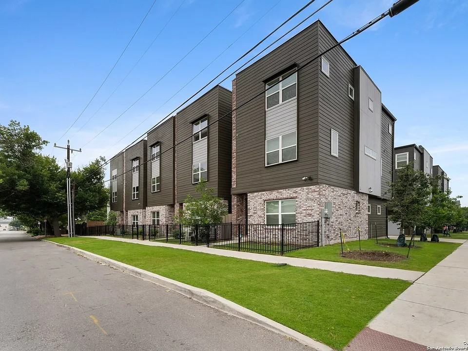 323 Howard St #323 - Photo 2 of 14