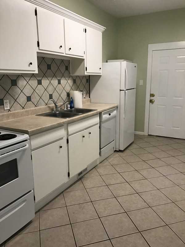 213 Burns Ave - Photo 5 of 9