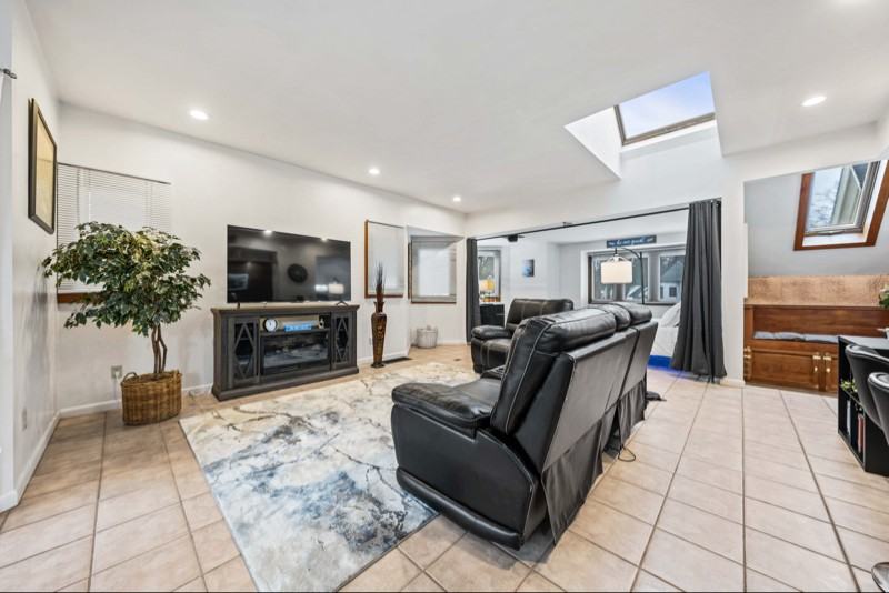 383 Oxford St #6 - Photo 6 of 20