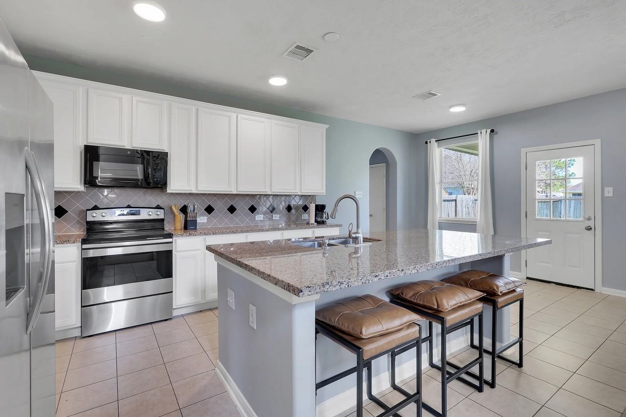 615 Arbor Green Ln - Photo 5 of 16