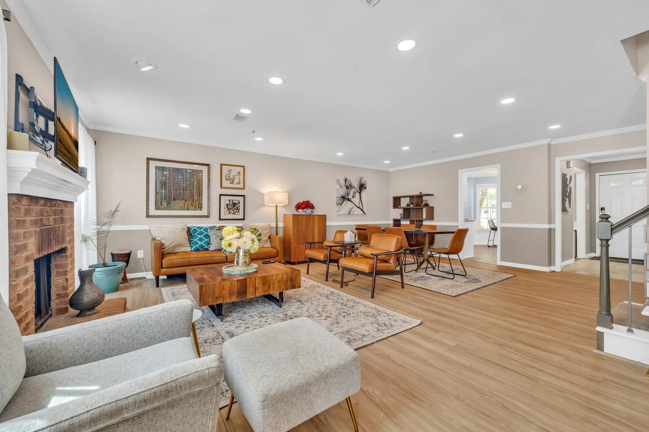 586 Saint James Walk Se - Photo 4 of 14