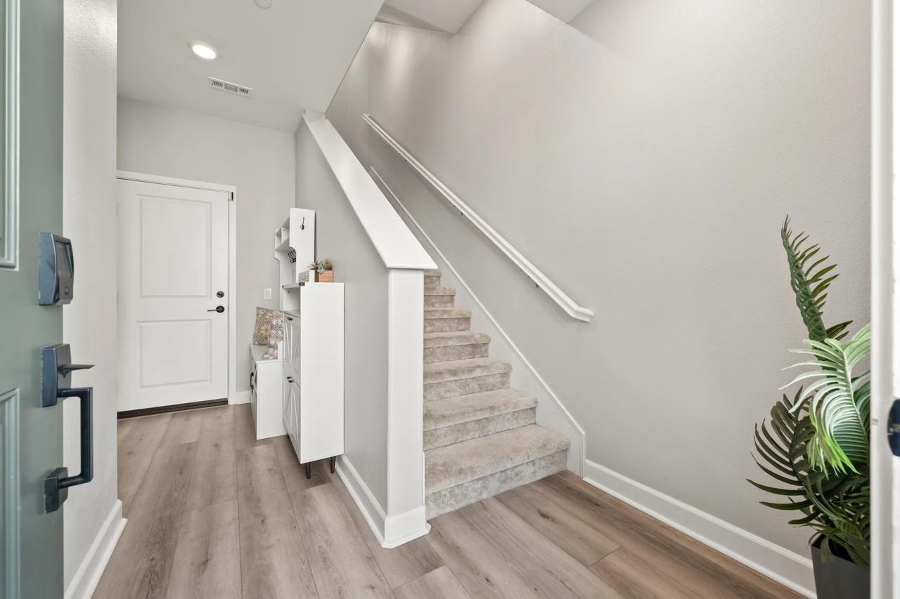 784 Vada St #5 - Photo 3 of 20