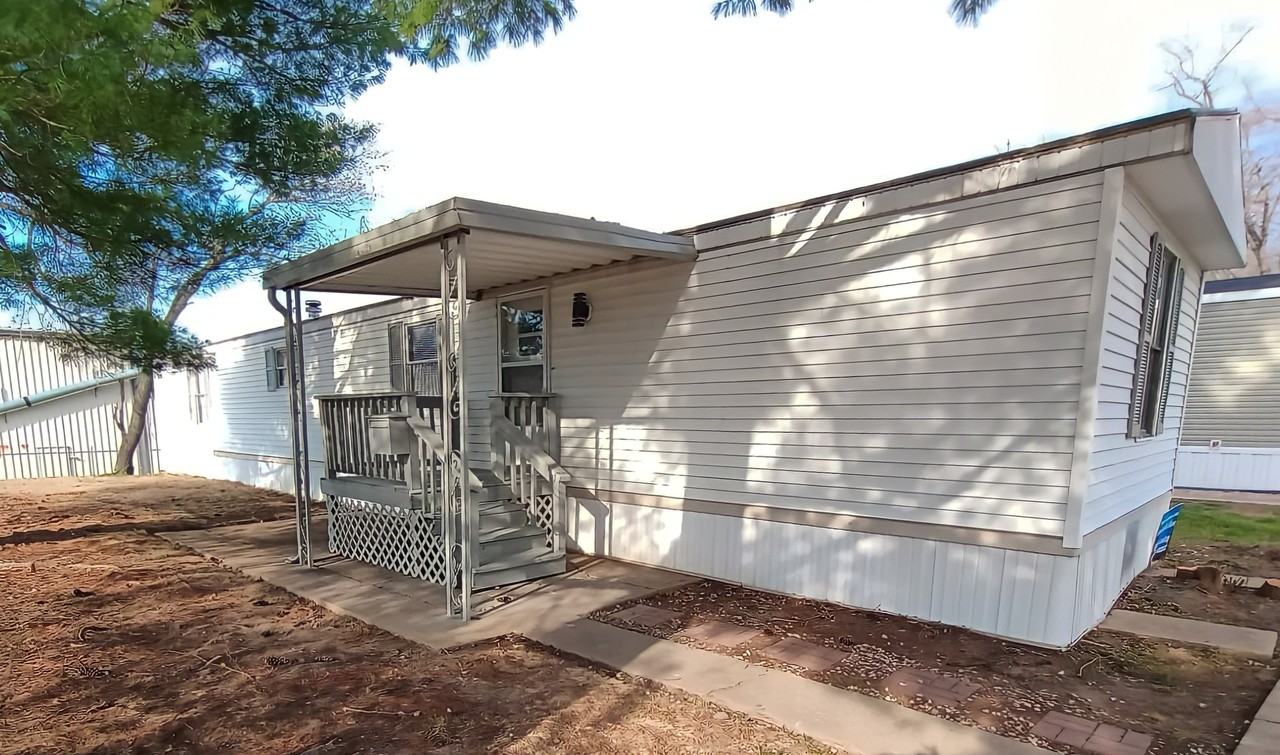 1 Deerwood Park - Photo 4 of 10