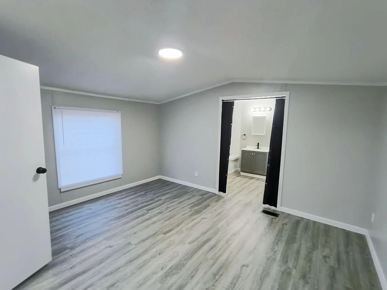 64 Deerwood Park - Photo 7 of 16