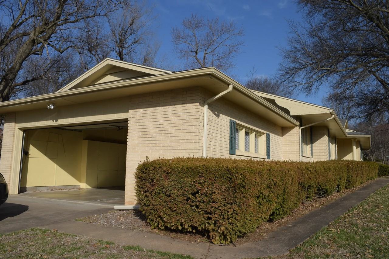 2523 S Cedarbrook Ave - Photo 3 of 20