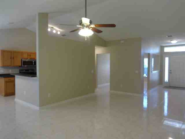 725 NW Bristol St - Photo 3 of 16
