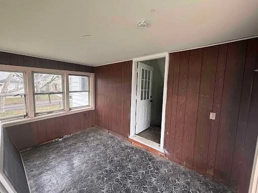 297 Norwood Ave - Photo 3 of 17