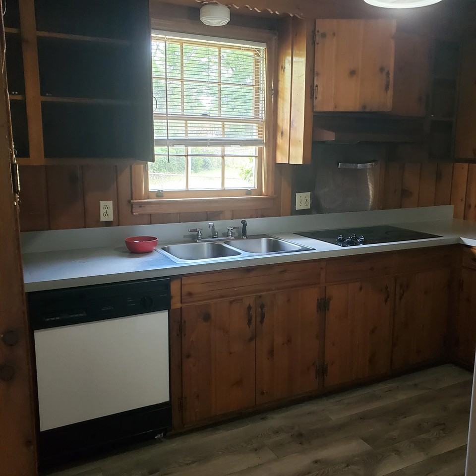 301 W Lakeside Ave - Photo 2 of 16