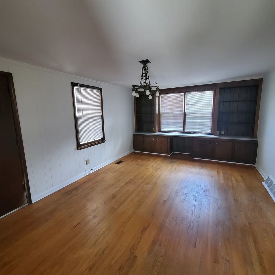 301 W Lakeside Ave - Photo 5 of 16