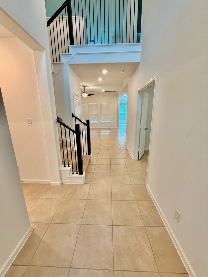 9419 Thornbluff Creek Ct - Photo 2 of 12