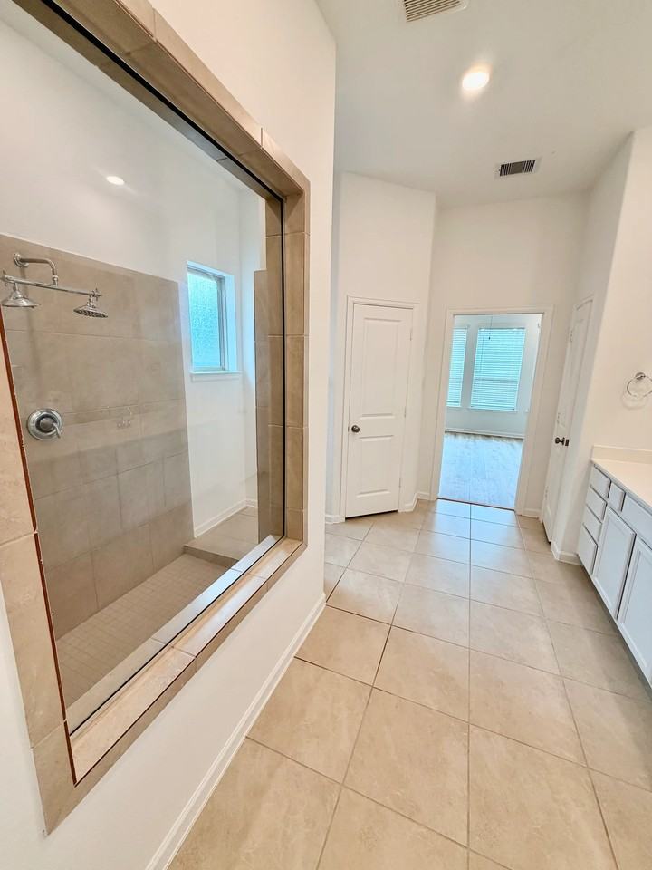 9419 Thornbluff Creek Ct - Photo 4 of 12