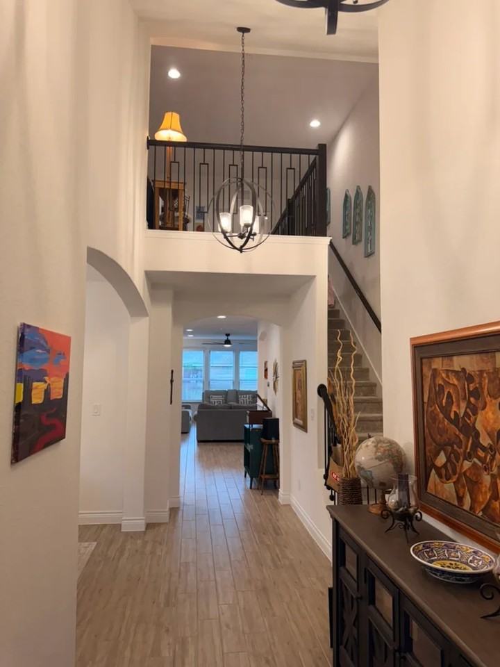 814 Pamplona Ln - Photo 2 of 12