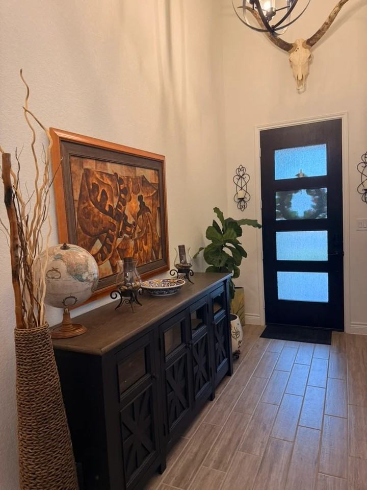 814 Pamplona Ln - Photo 3 of 12