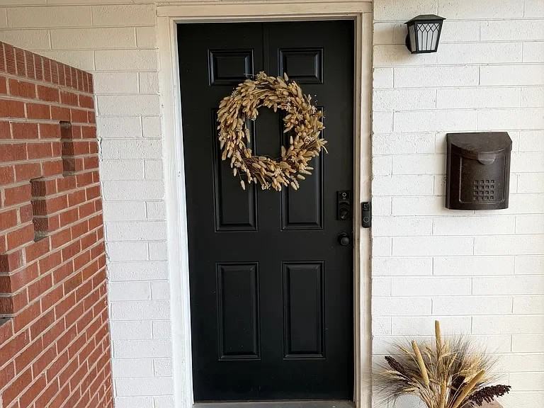 2041 W Marlette Ave - Photo 2 of 20