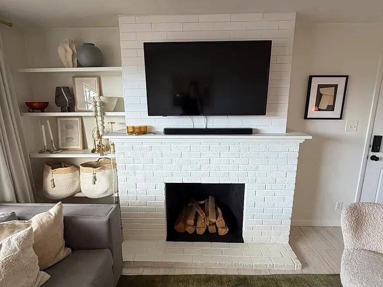 2041 W Marlette Ave - Photo 4 of 20