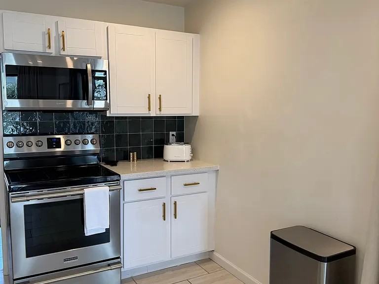 2041 W Marlette Ave - Photo 6 of 20