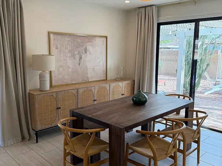 2041 W Marlette Ave - Photo 7 of 20