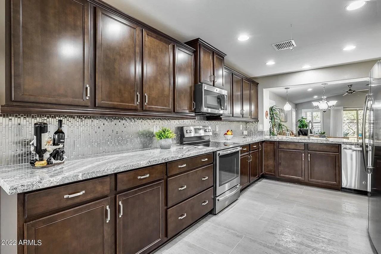 3033 S 185th Dr - Photo 3 of 12