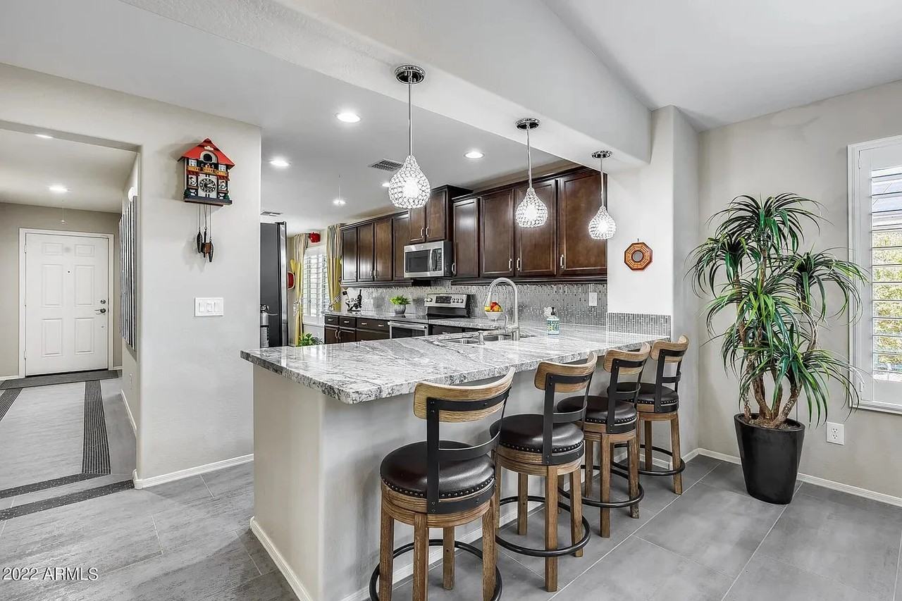 3033 S 185th Dr - Photo 4 of 12