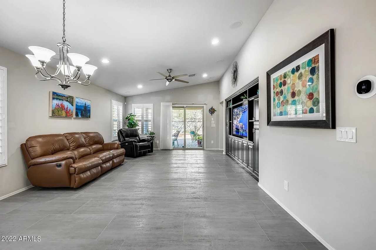 3033 S 185th Dr - Photo 5 of 12