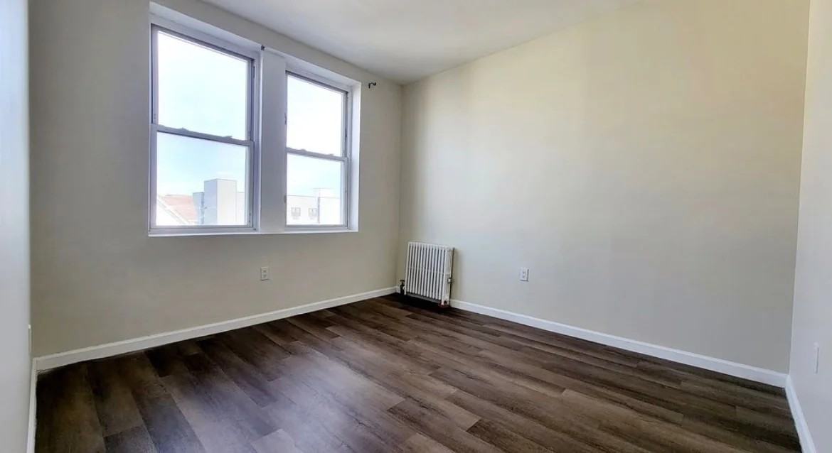 143 Nelson Ave #2F - Photo 3 of 8