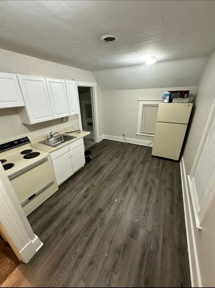 97 Mary Day Ave #3 - Photo 2 of 4