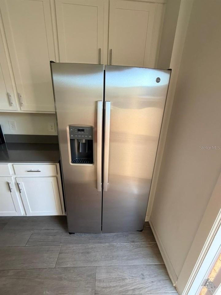 1661 Cross Prairie Pkwy - Photo 3 of 9