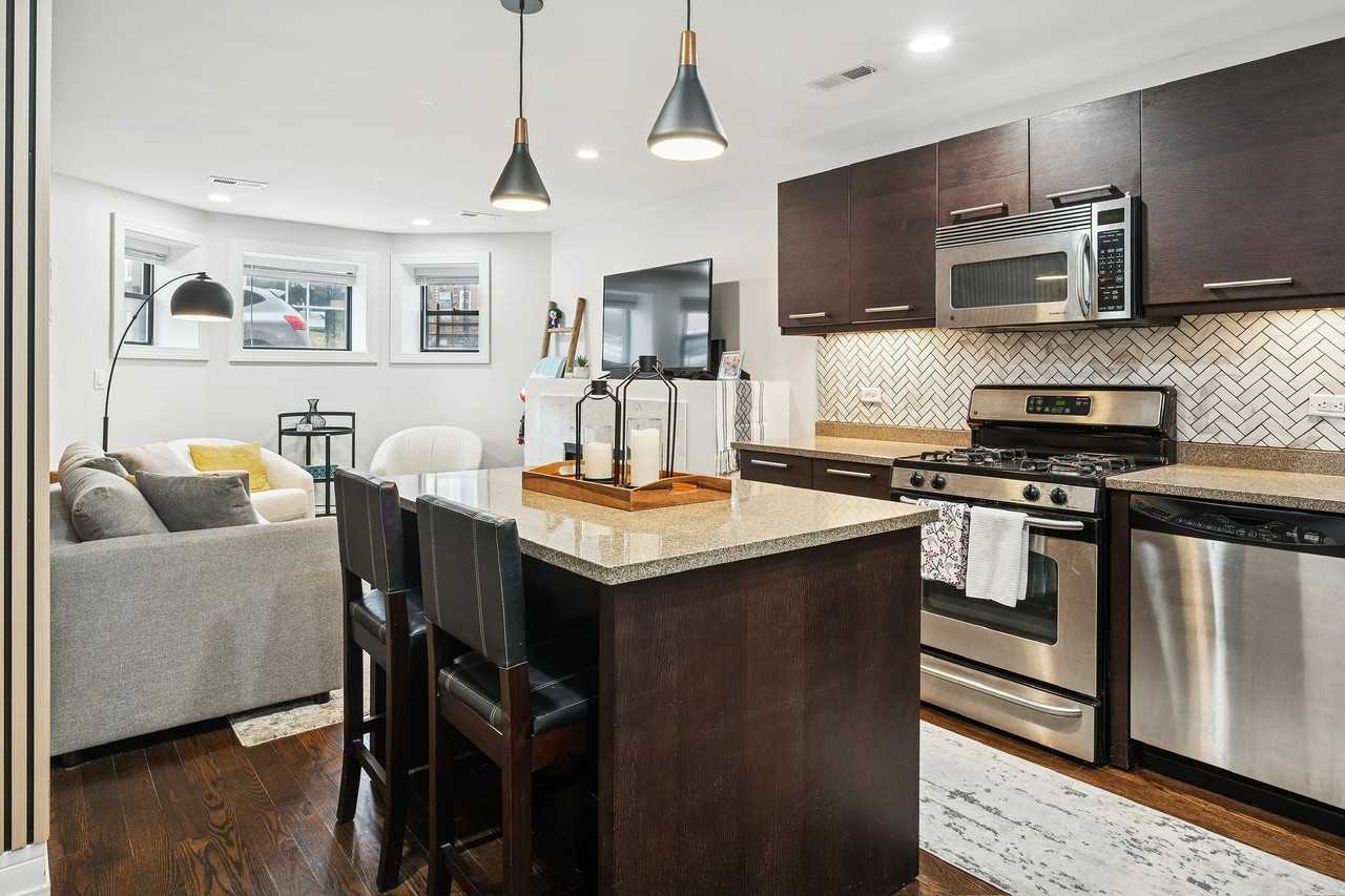 805 W Bradley Pl #G - Photo 2 of 10