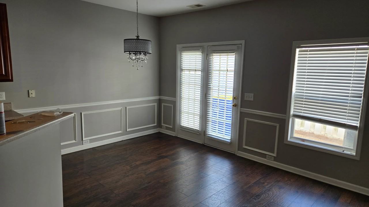 1725 Oakbrook Ln Nw - Photo 4 of 15