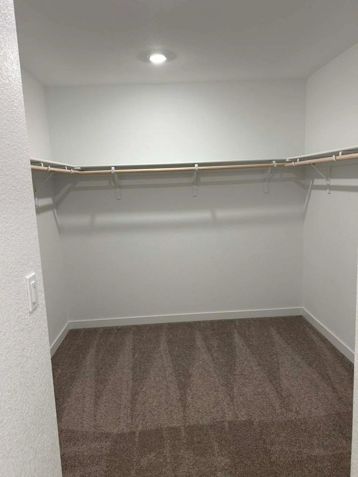 12597 Ironbow Way - Photo 7 of 10