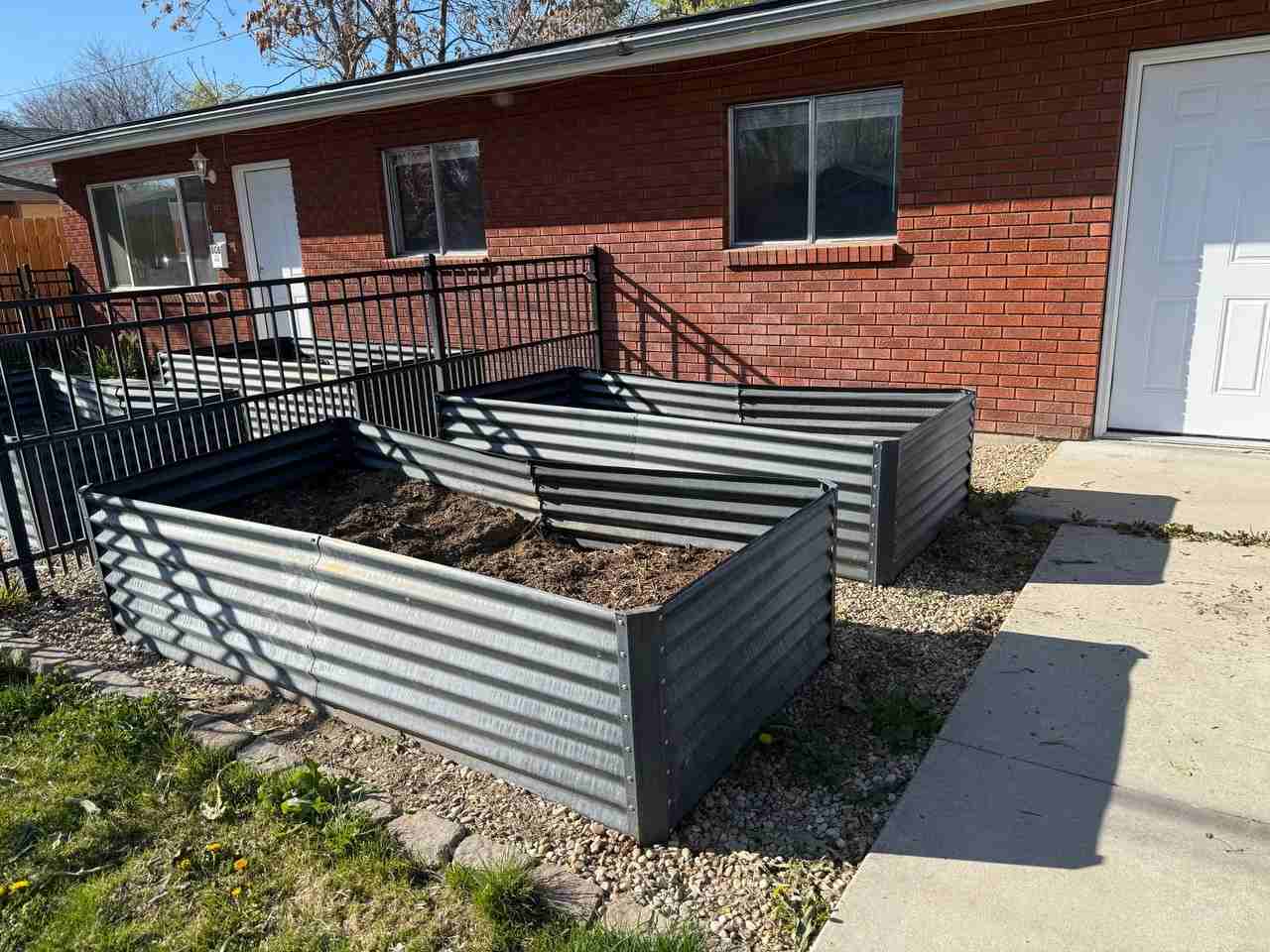 808 E Sherman Ave - Photo 3 of 18