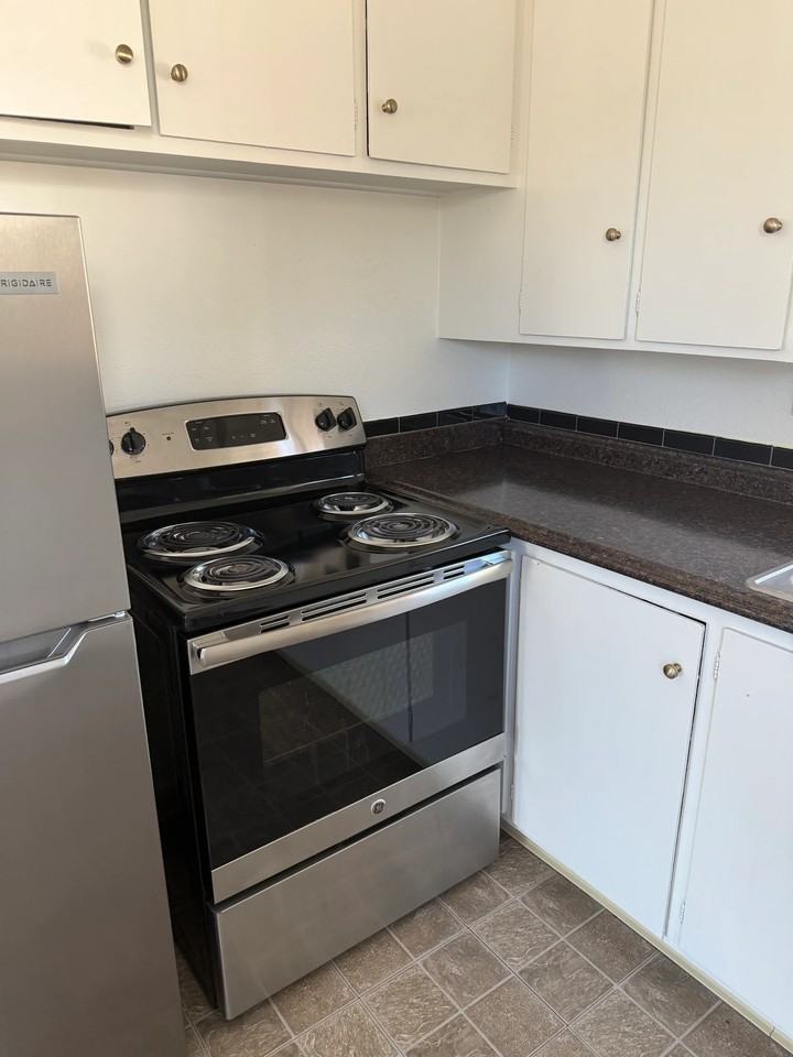 808 E Sherman Ave - Photo 6 of 18