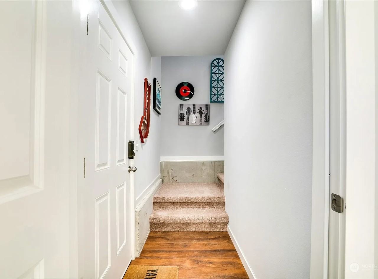 640 N Anderson St #B - Photo 2 of 13