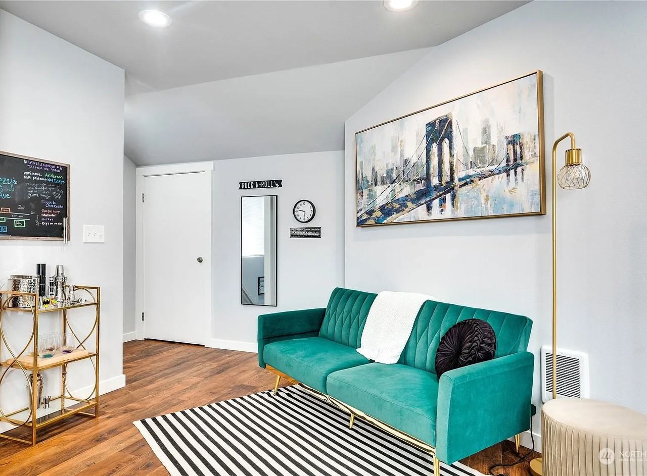 640 N Anderson St #B - Photo 5 of 13