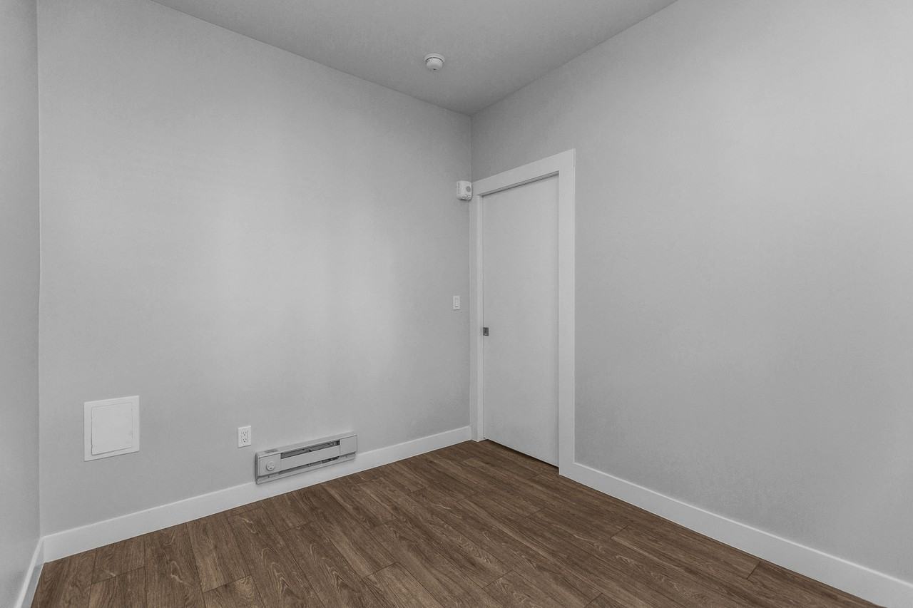 1130 Larkin - Photo 6 of 11