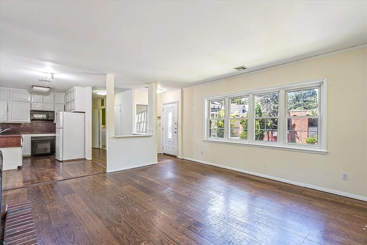 8702 188th St #NA - Photo 5 of 21