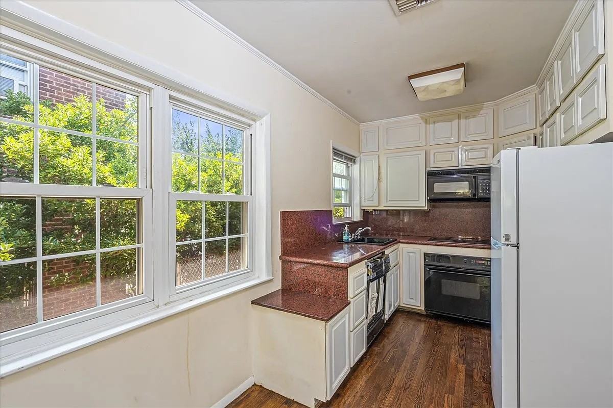 8702 188th St #NA - Photo 6 of 21