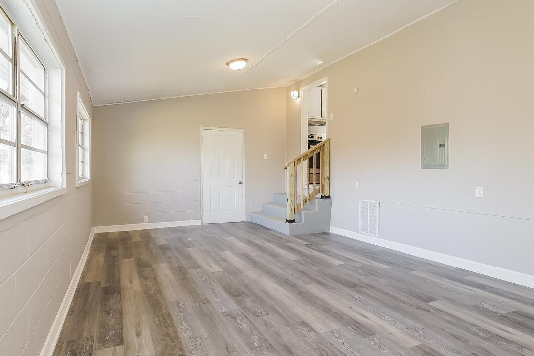 2503 Mckinney St #NA - Photo 4 of 6