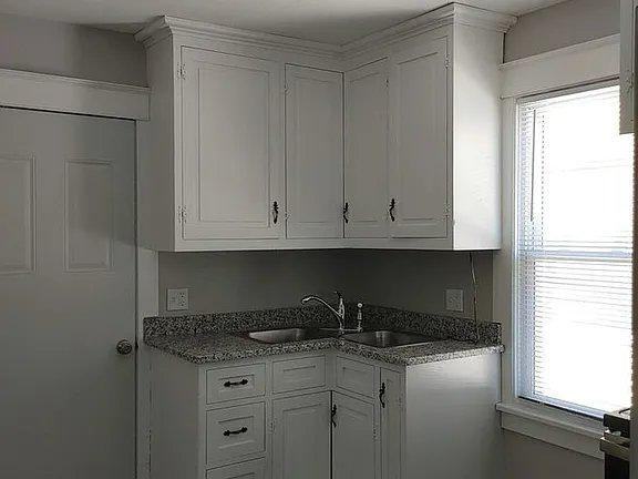 3204 Caledonia St #NA - Photo 3 of 5