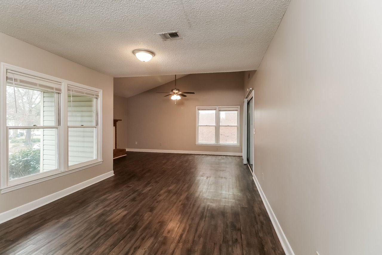 122 Village Walk #NA - Photo 5 of 8