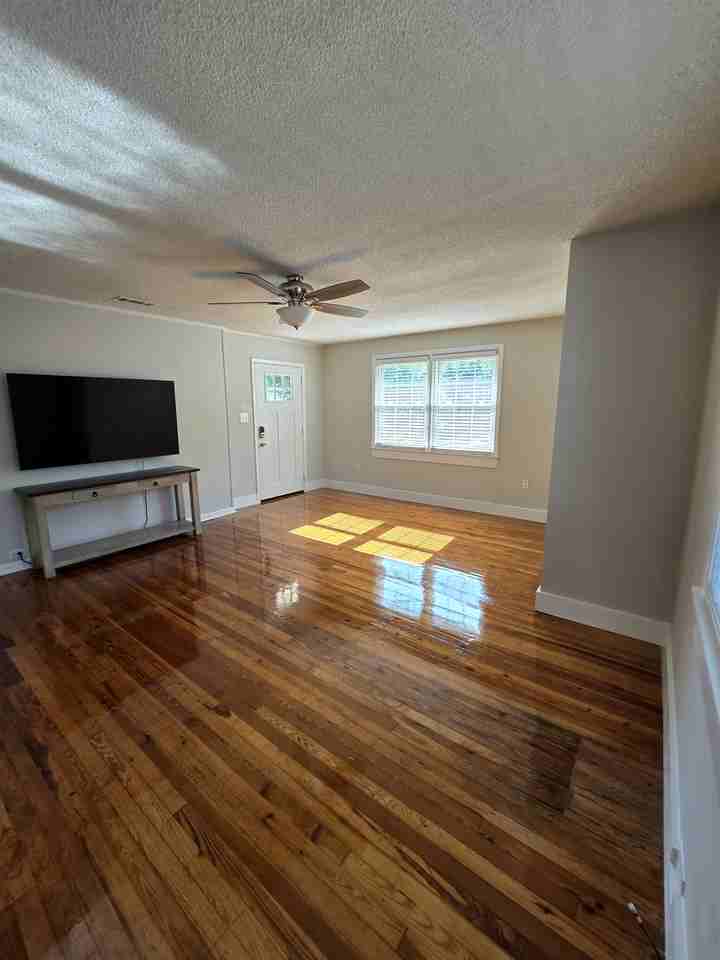 19 Poplar St Ne #NA - Photo 2 of 14