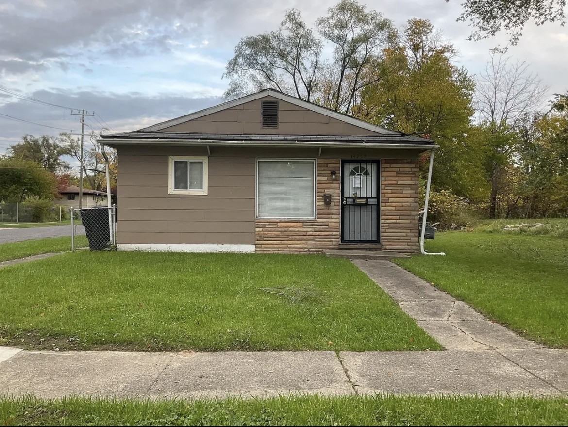 14258 Plainview Ave #NA - Photo 7 of 11